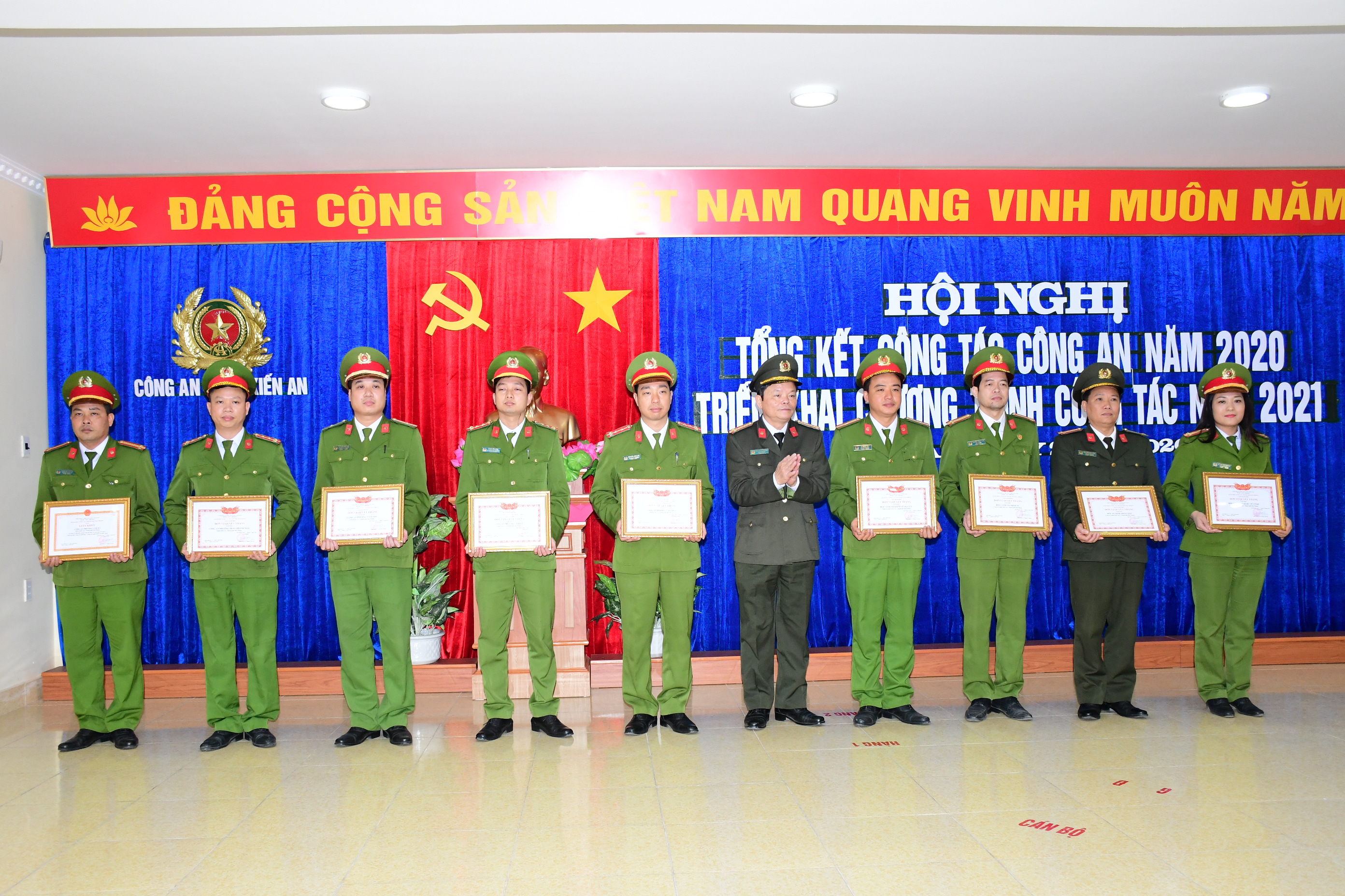 Công an quận Kiến An:  Biểu dương 74 lượt tập thể, cá nhân có thành tích xuất sắc trong công tác Công an